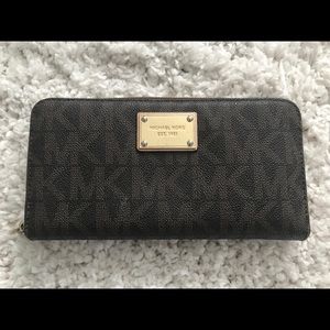 Michael Kors Clutch